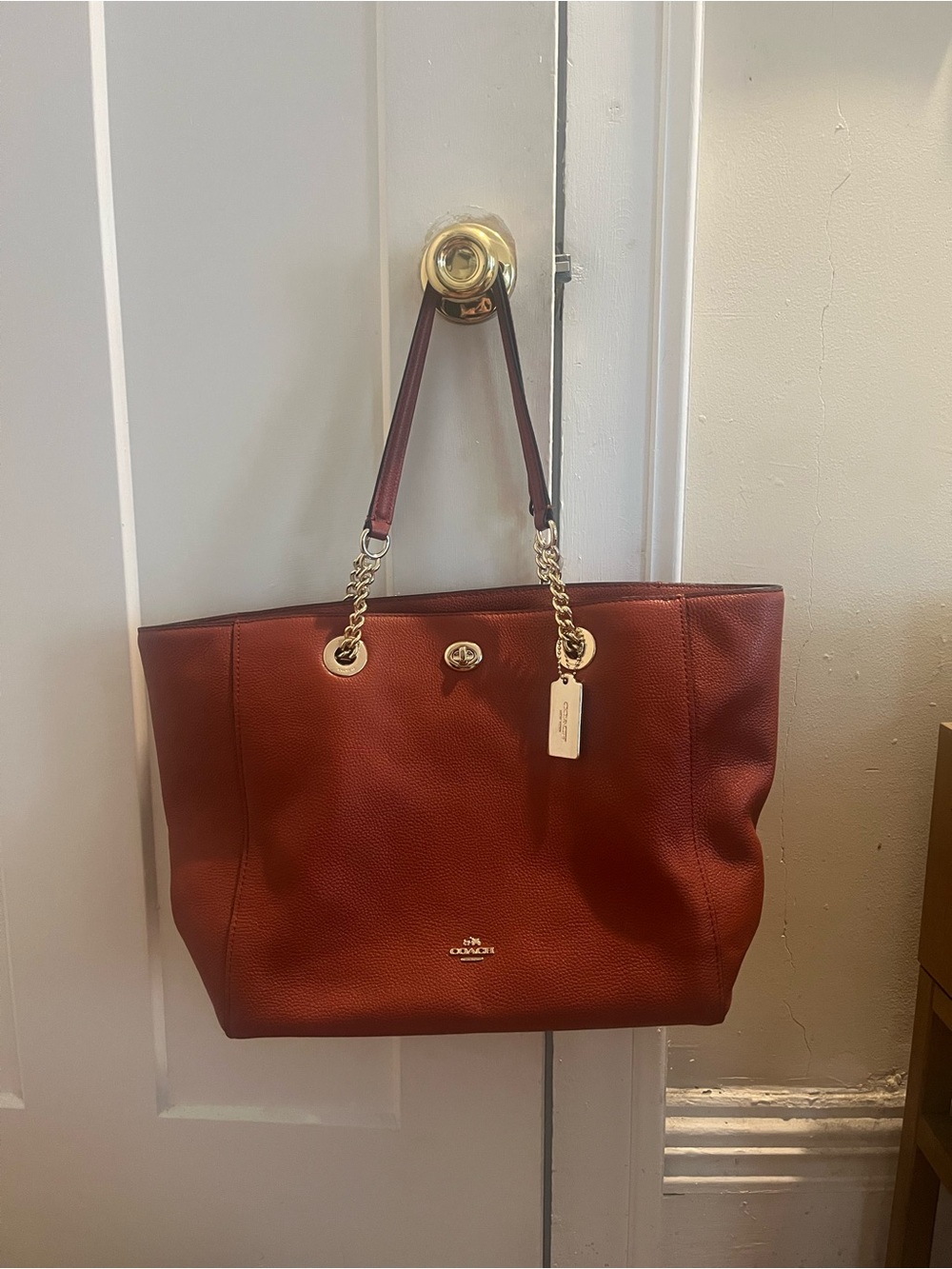Coach turn-lock Leather Tote Bag in oxblood